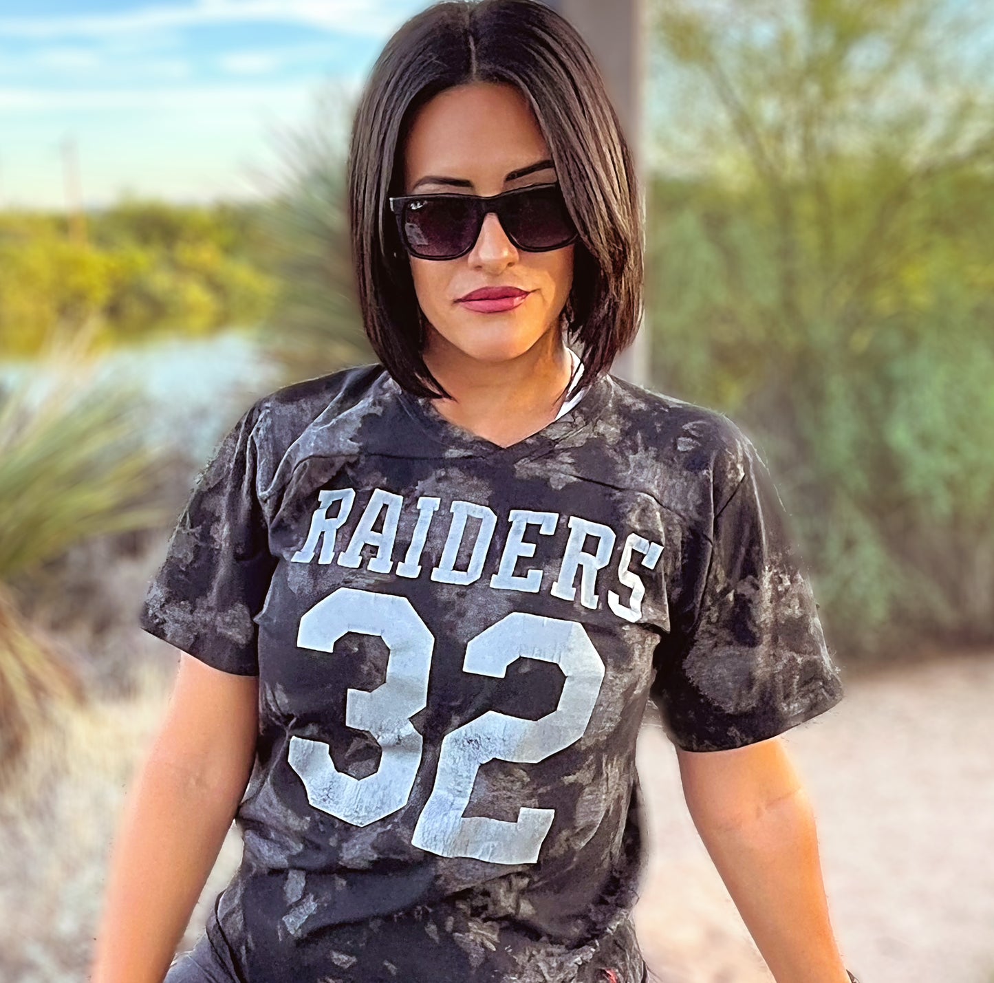 LAS VEGAS/OAKLAND RAIDERS V-NECK TEE